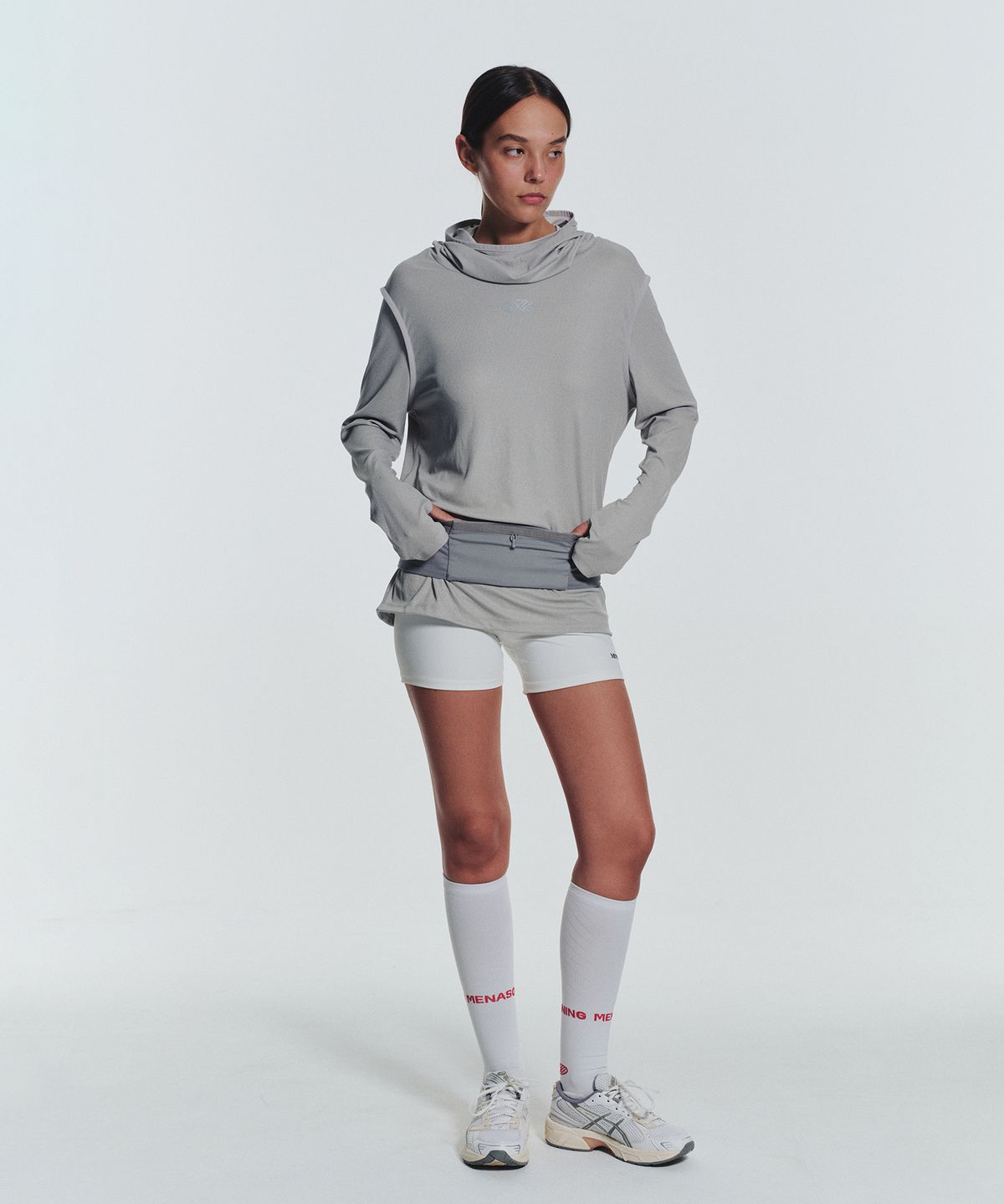 미나수(MENASOO) MNS Running Highneck Hoodie_Gray