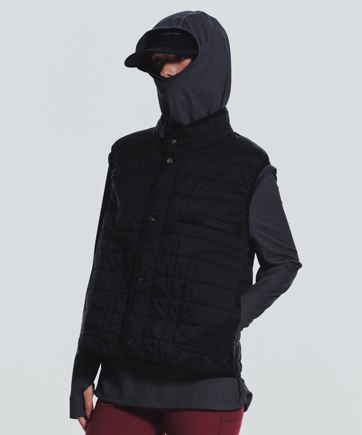 미나수(MENASOO) MNS Running Highneck Hoodie_Charcoal