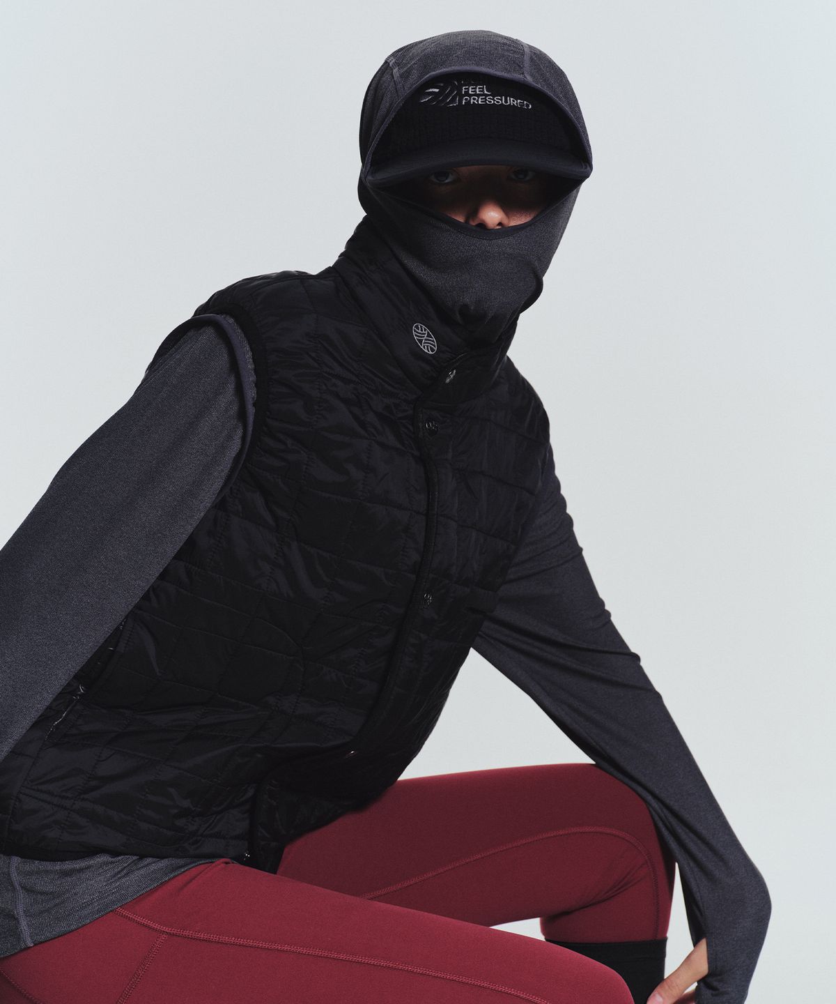 미나수(MENASOO) MNS Running Highneck Hoodie_Charcoal