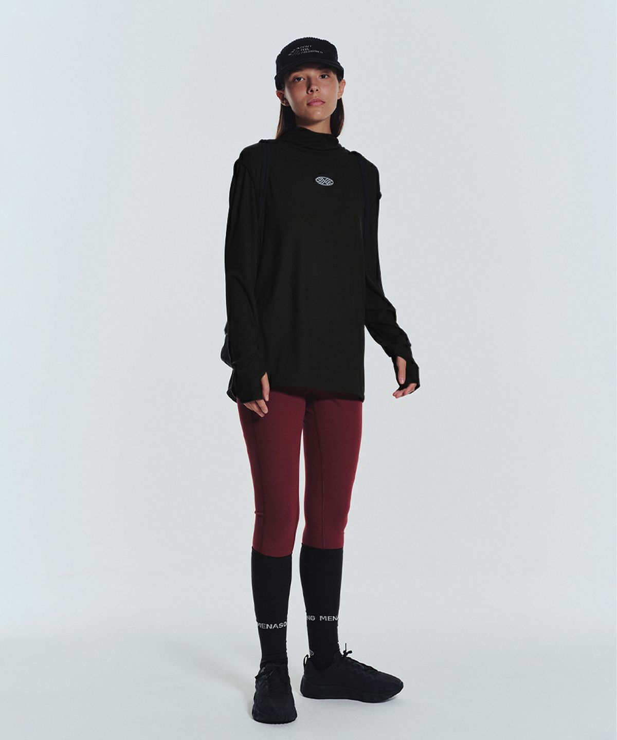 미나수(MENASOO) MNS Running Highneck Hoodie_Black
