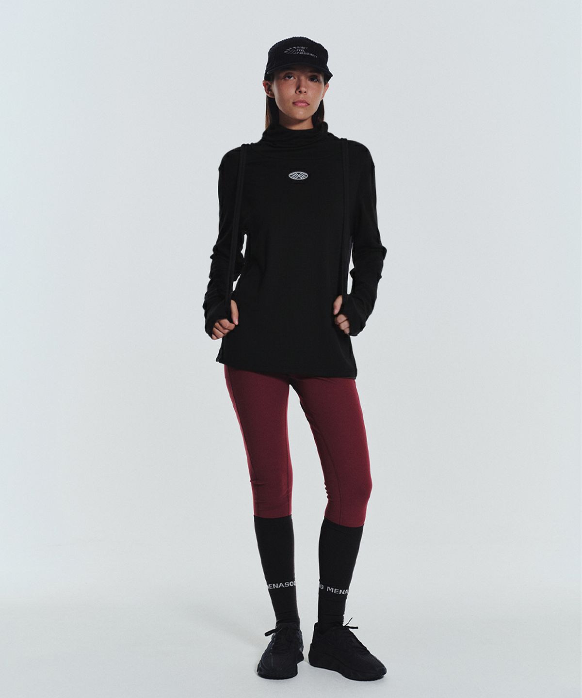 미나수(MENASOO) MNS Running Highneck Hoodie_Black