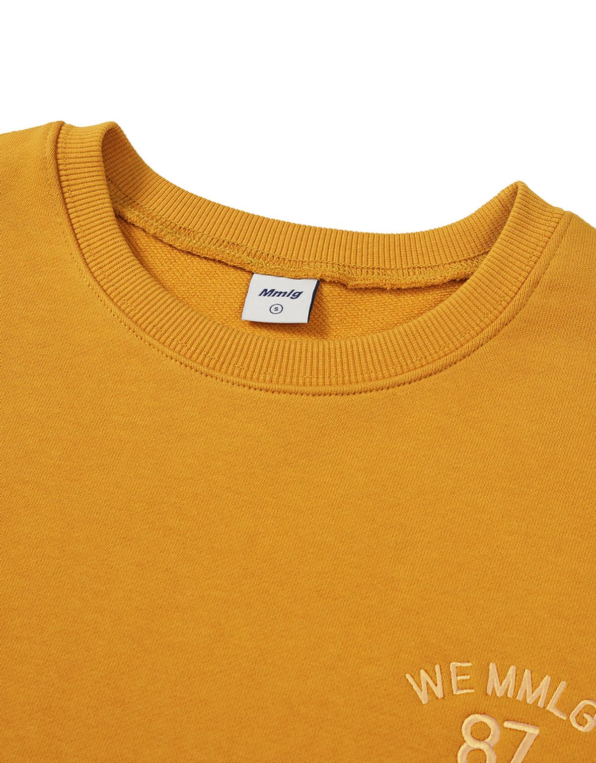 엠엠엘지(MMLG) [Mmlg] WE MMLG LOGO SWEAT (MUSTARD)