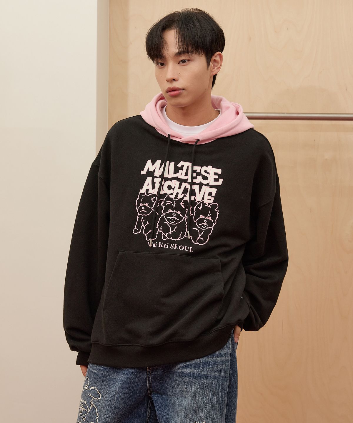 와이케이(WAIKEI) 말티즈 아카이브 라인 그래픽 투톤 후드티셔츠 블랙