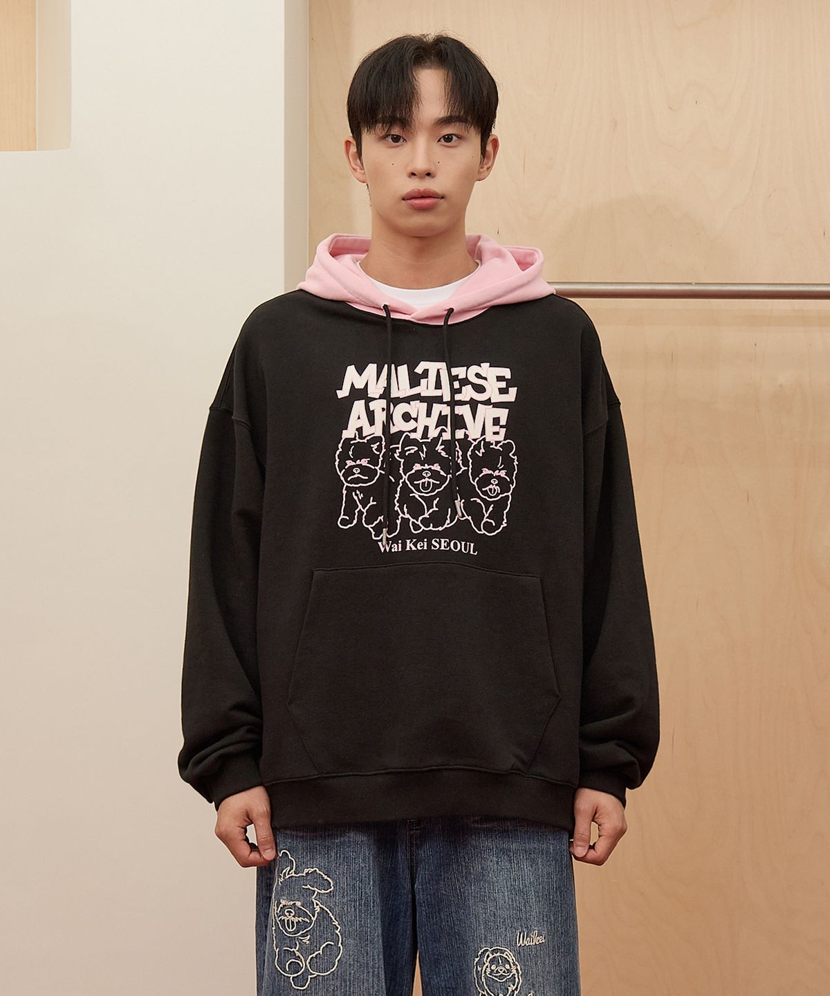 와이케이(WAIKEI) 말티즈 아카이브 라인 그래픽 투톤 후드티셔츠 블랙