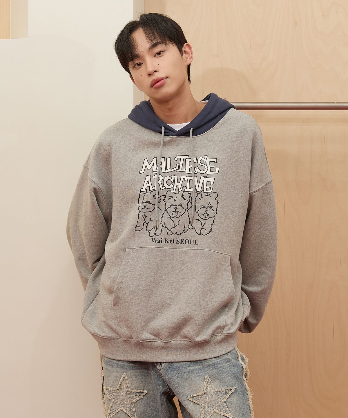 와이케이(WAIKEI) 말티즈 아카이브 라인 그래픽 투톤 후드티셔츠 그레이