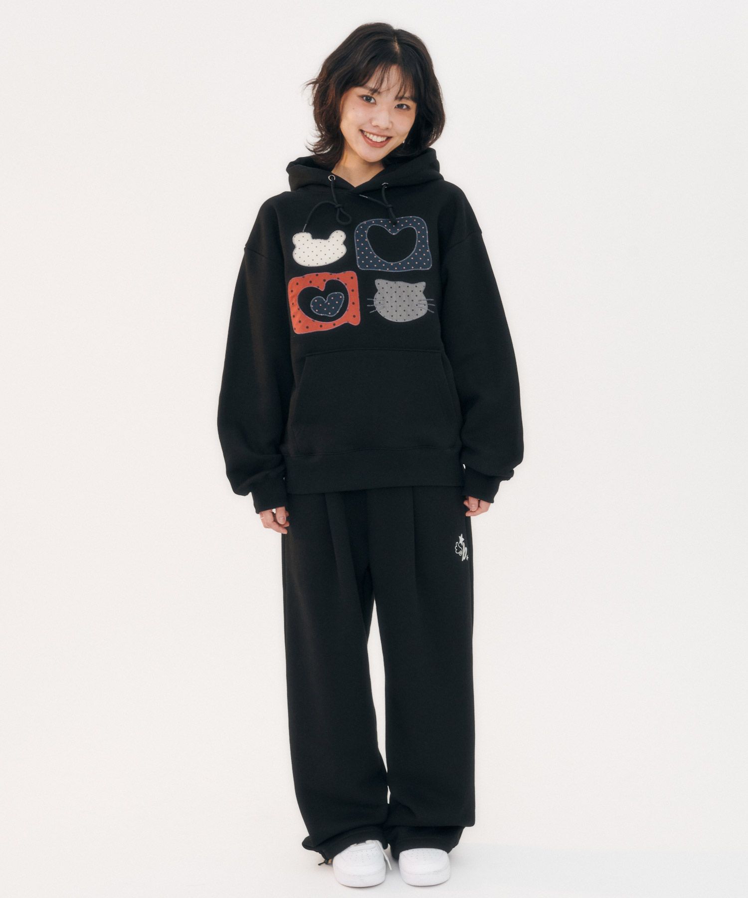 MUSINSA公式 | AMBLER Meow Bear刺繍フードパーカー AHP1207 (ブラック)