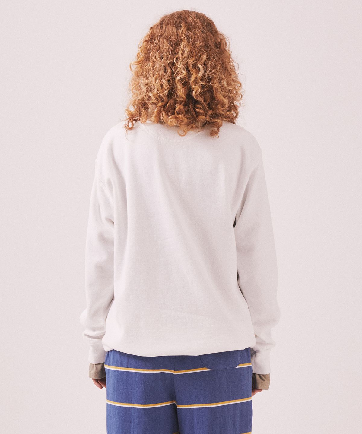 미나수(MENASOO) Menasoo Pigment Oversized Sweatshirt_White
