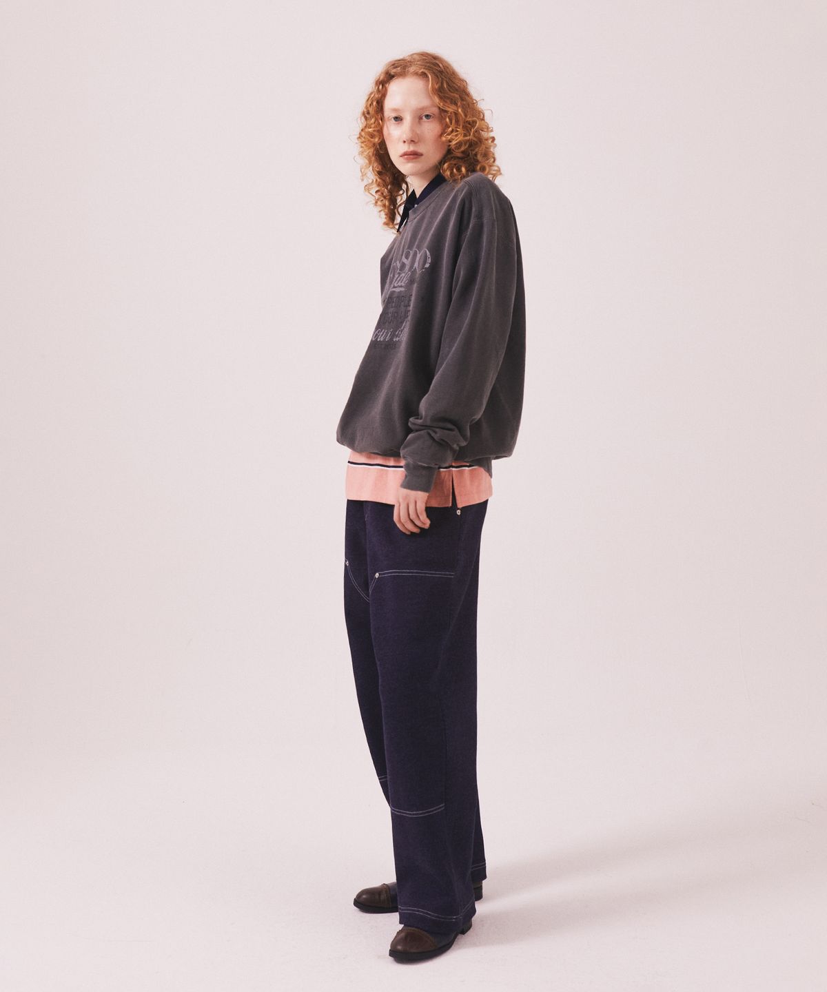 미나수(MENASOO) Menasoo Pigment Oversized Sweatshirt_Charcoal