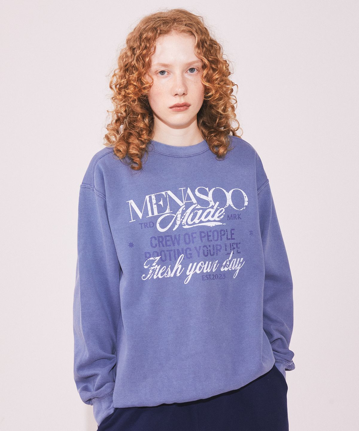 미나수(MENASOO) Menasoo Pigment Oversized Sweatshirt_Blue