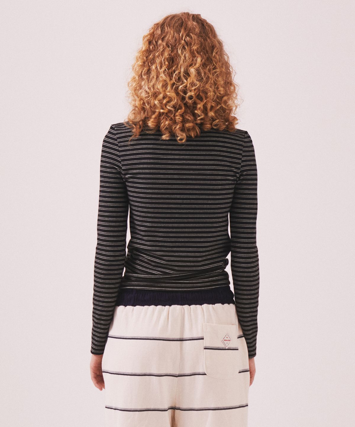 미나수(MENASOO) Brushed Striped Boatneck Long T Shirt_Black