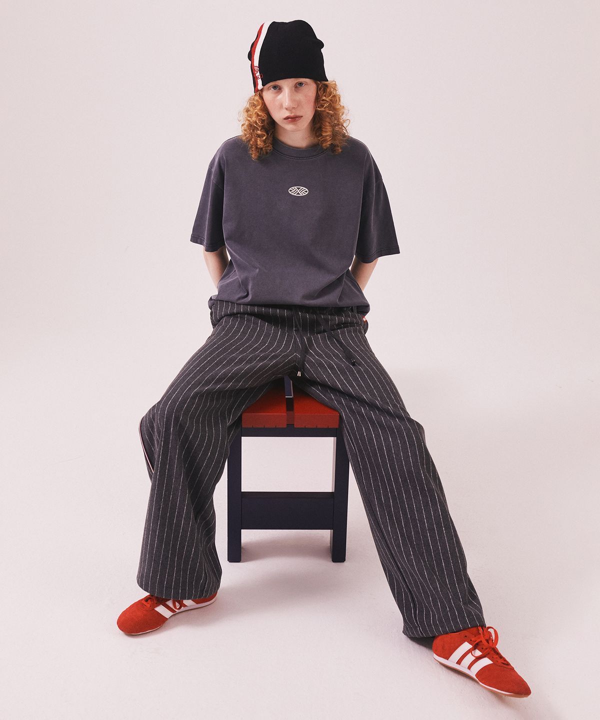 미나수(MENASOO) MNS Pinstripe Wide Brushed Pants_Gray