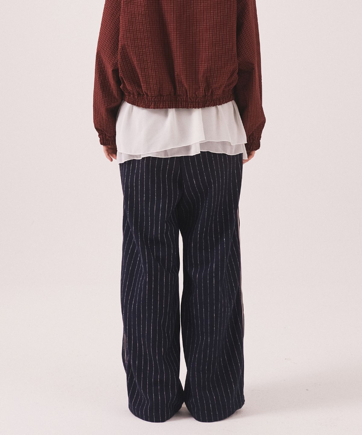 미나수(MENASOO) MNS Pinstripe Wide Brushed Pants_Navy