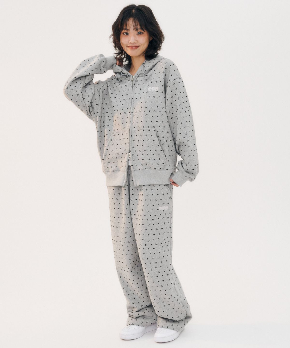 엠블러(AMBLER) Ribbon And Bear Dot 자수 스트링 와이드 스웨트 팬츠 AP905 (멜란지)