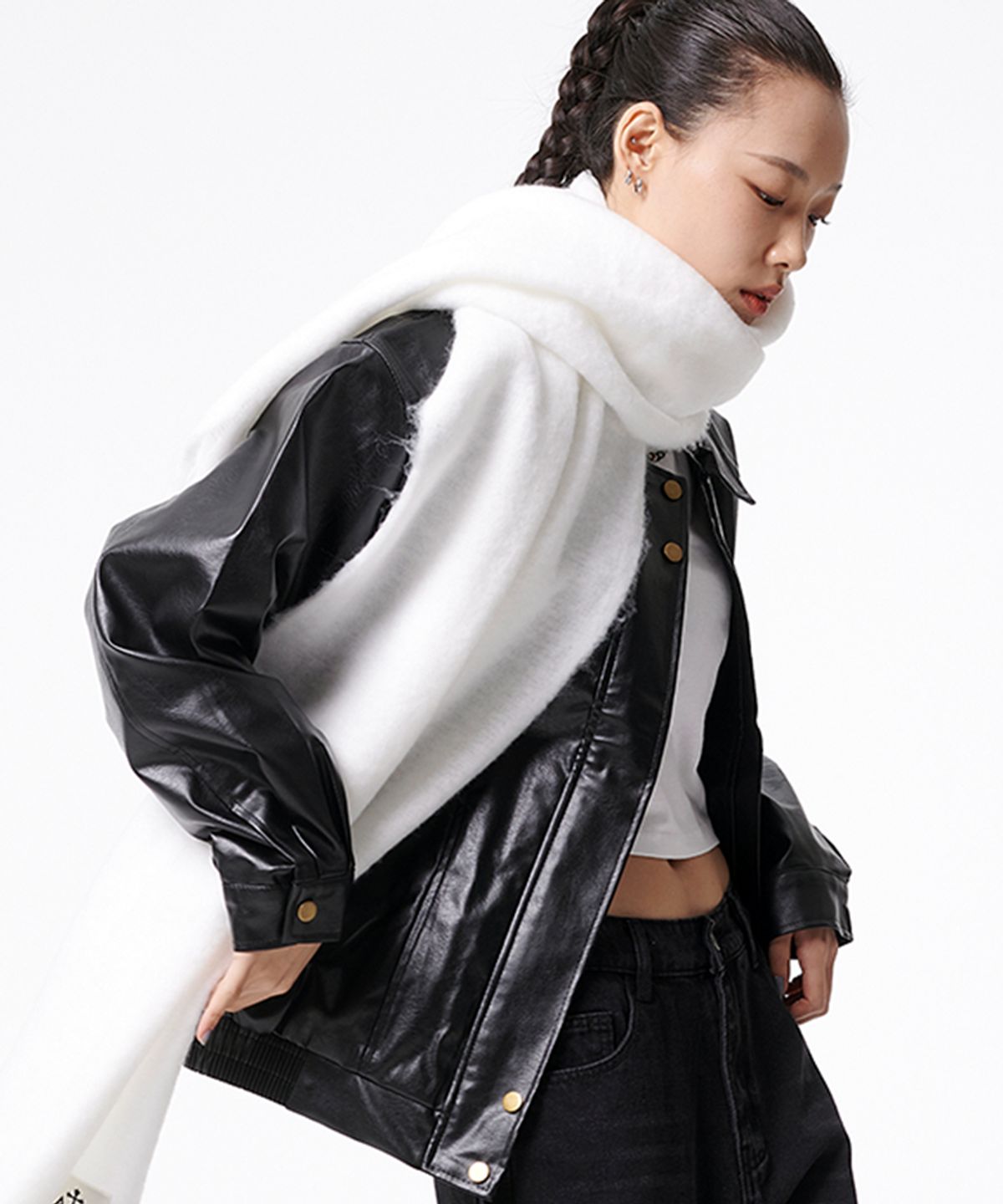 아티스트웨어(ARTISTWEAR) [2COLORS] 오버핏 블루종 비건 레더 자켓