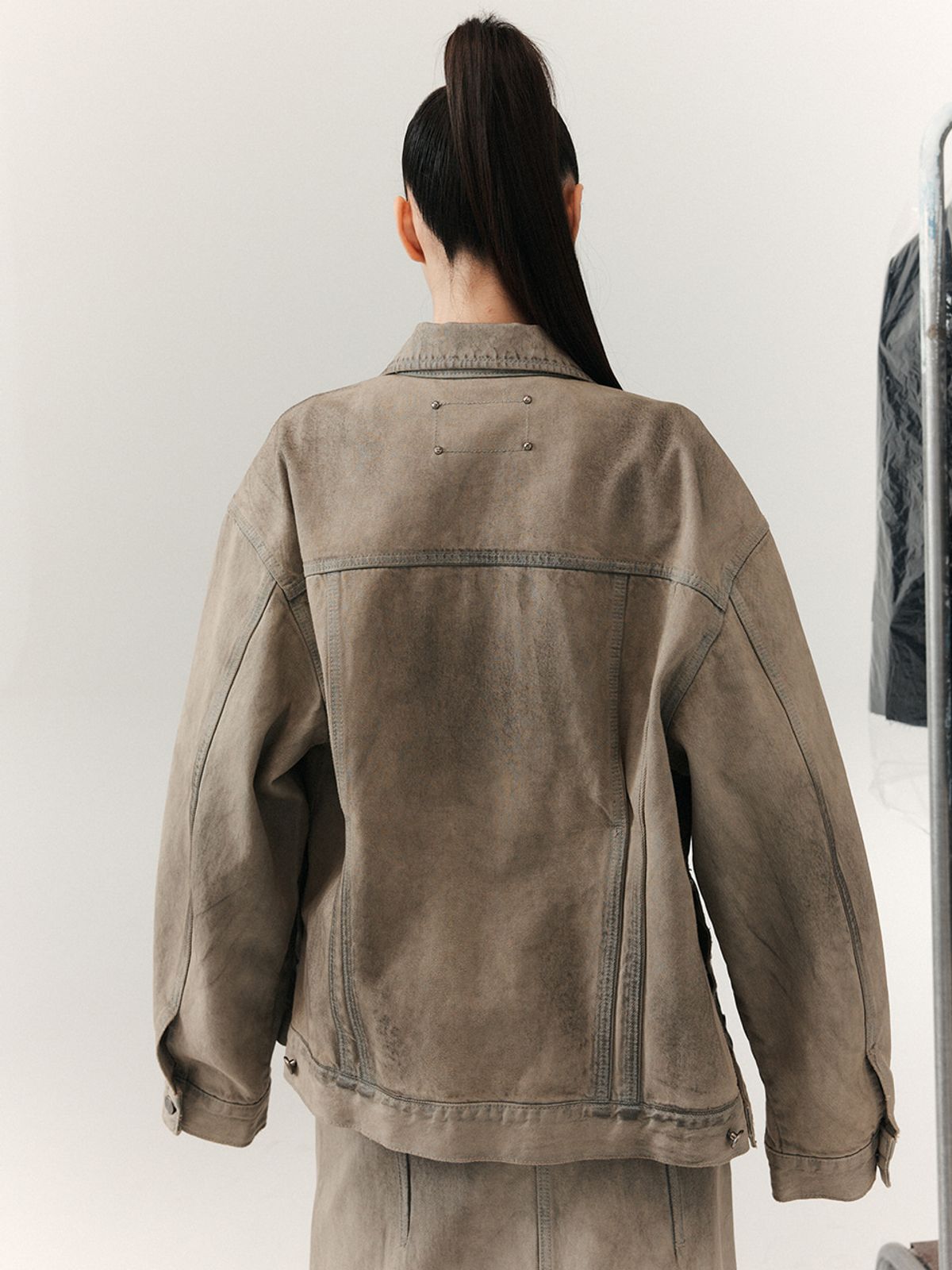 하우스공칠이씨(HAUS072C) HAND BRUSHED DENIM JACKET BEIGE