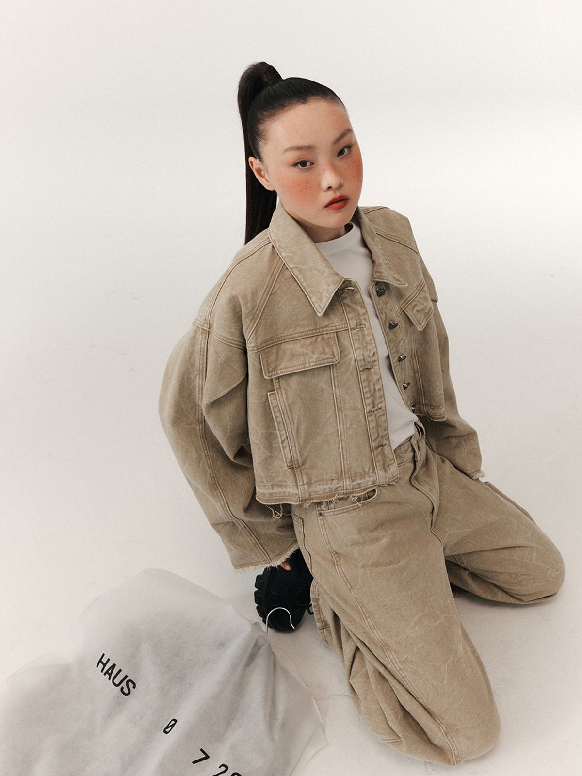 하우스공칠이씨(HAUS072C) CREASE RAGLAN JACKET BEIGE
