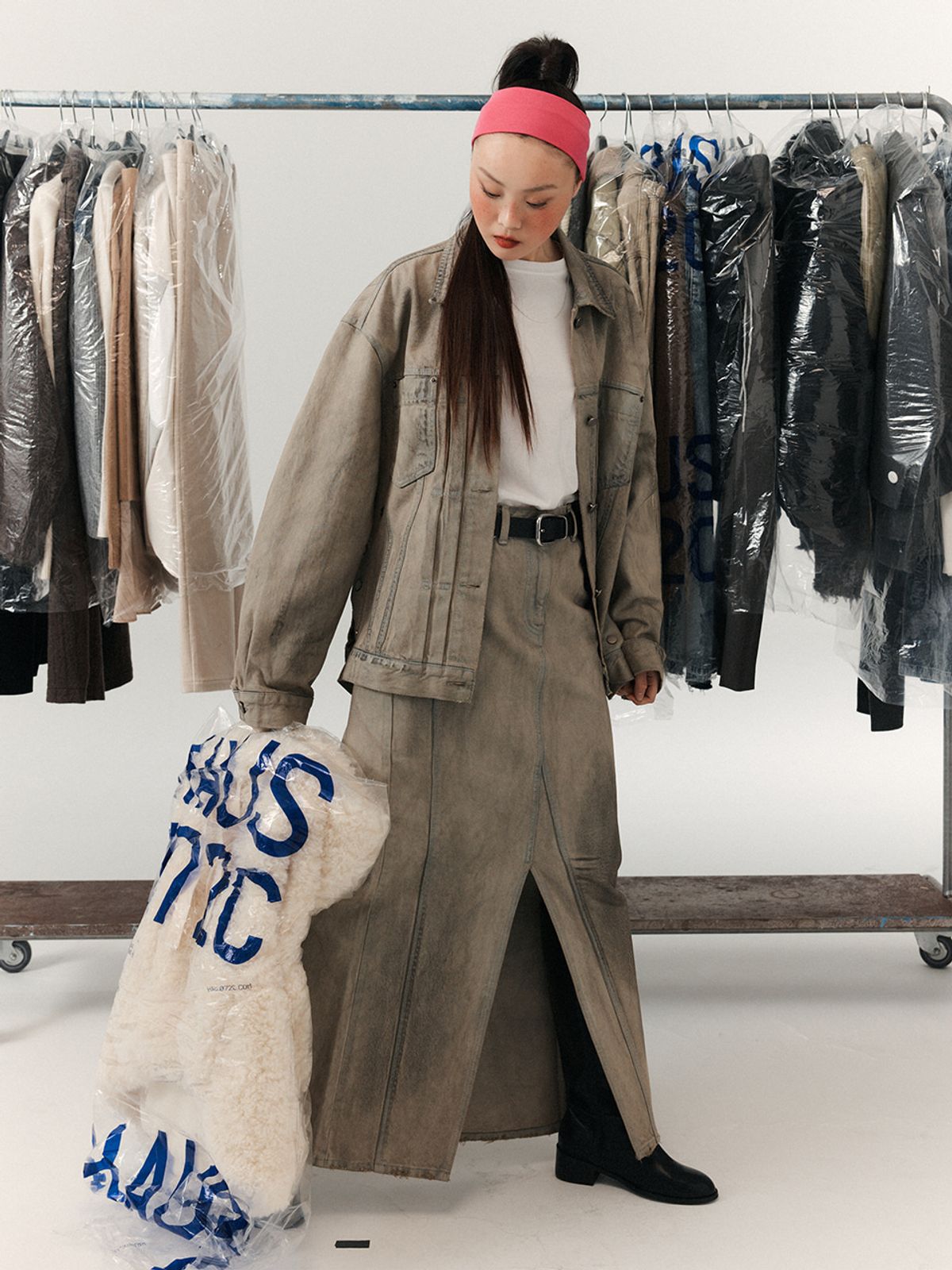 하우스공칠이씨(HAUS072C) HAND BRUSHED DENIM SKIRT BEIGE