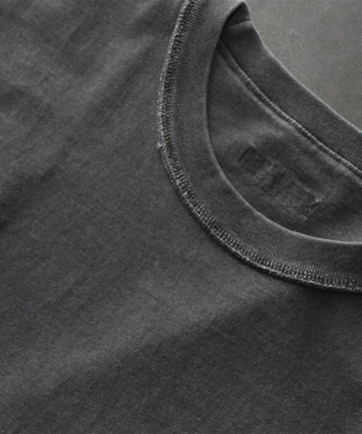 크리건(CRIGUN) Pigment 3 Stitch 세미 오버핏 반팔티 CHARCOAL