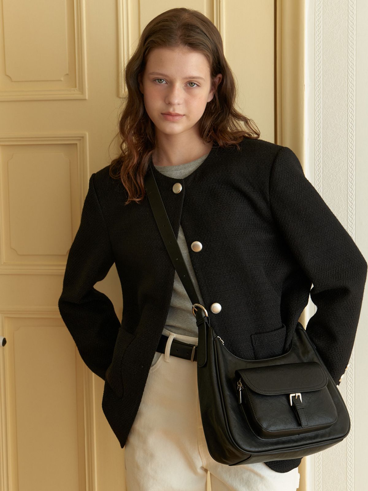 어몽(AMONG) A BUCKLED POCKET SHOULDER BAG_BLACK