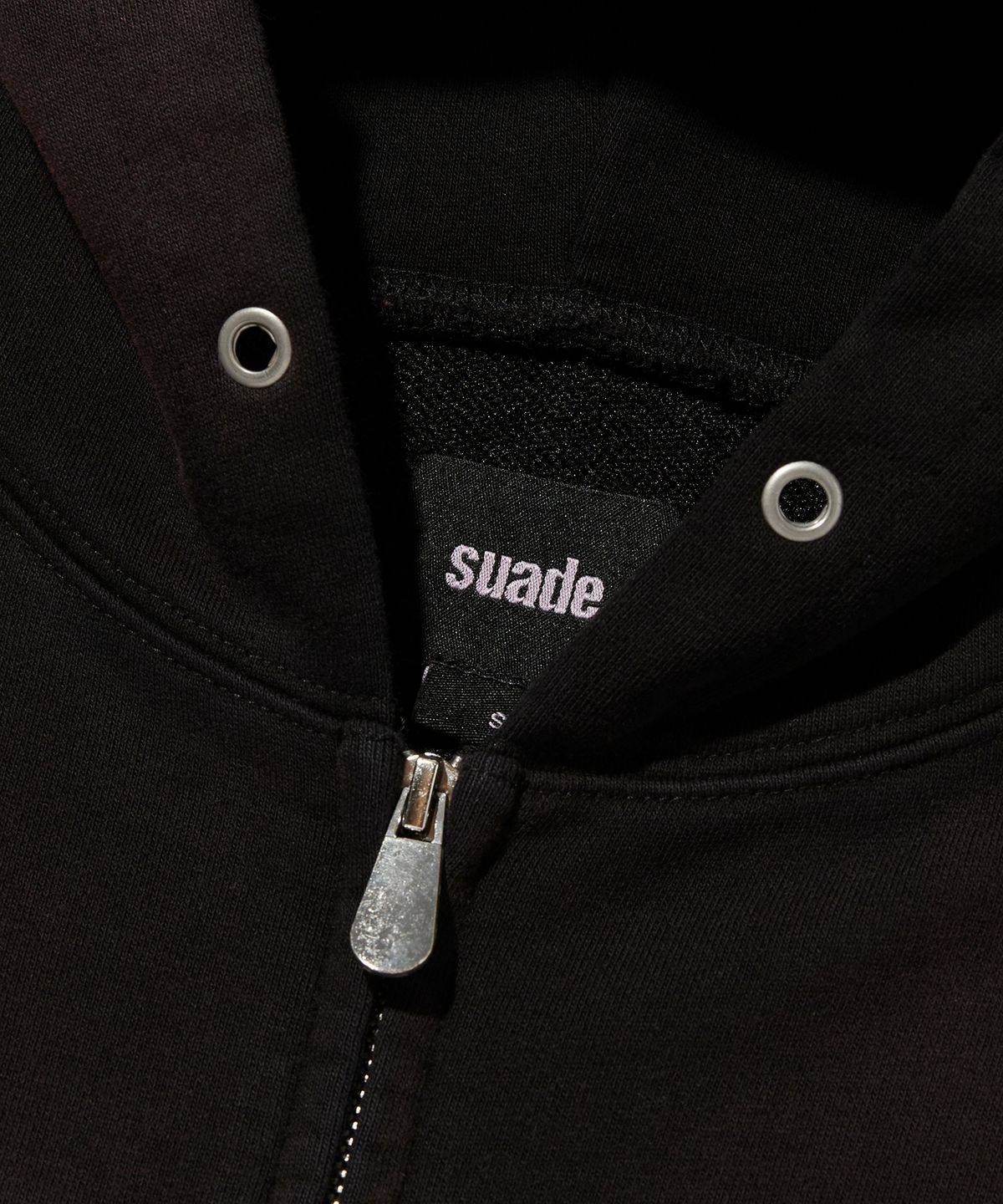스웨이드(SUADE) CROPPED WASHED HOOD ZIP UP [DARK BLACK]