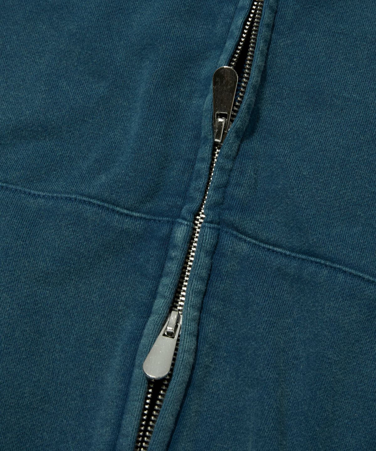 스웨이드(SUADE) CROPPED WASHED HOOD ZIP UP [DEEP GREEN]