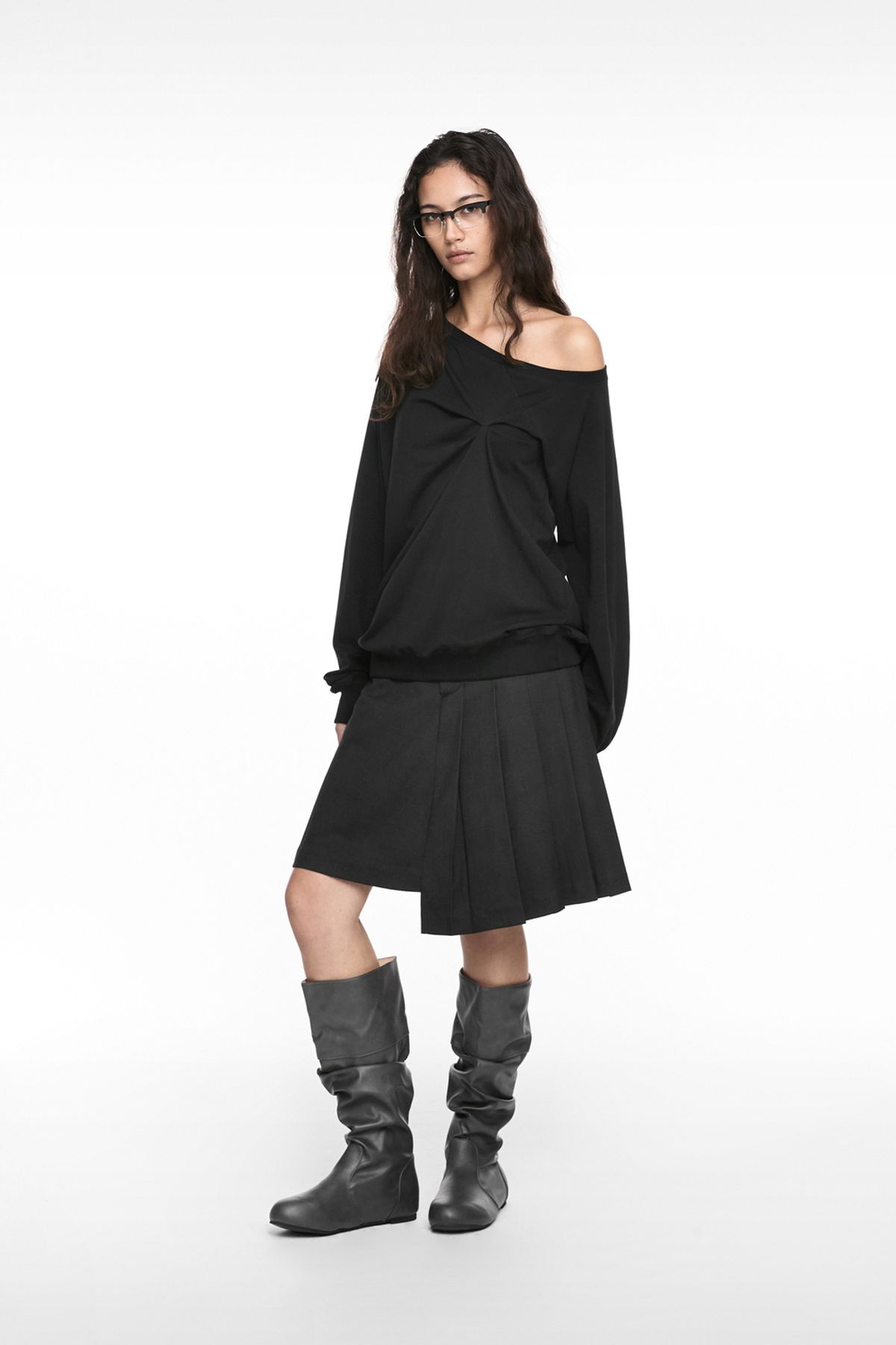 나체(NACHE) PINCHED LONG SLEEVE BLACK
