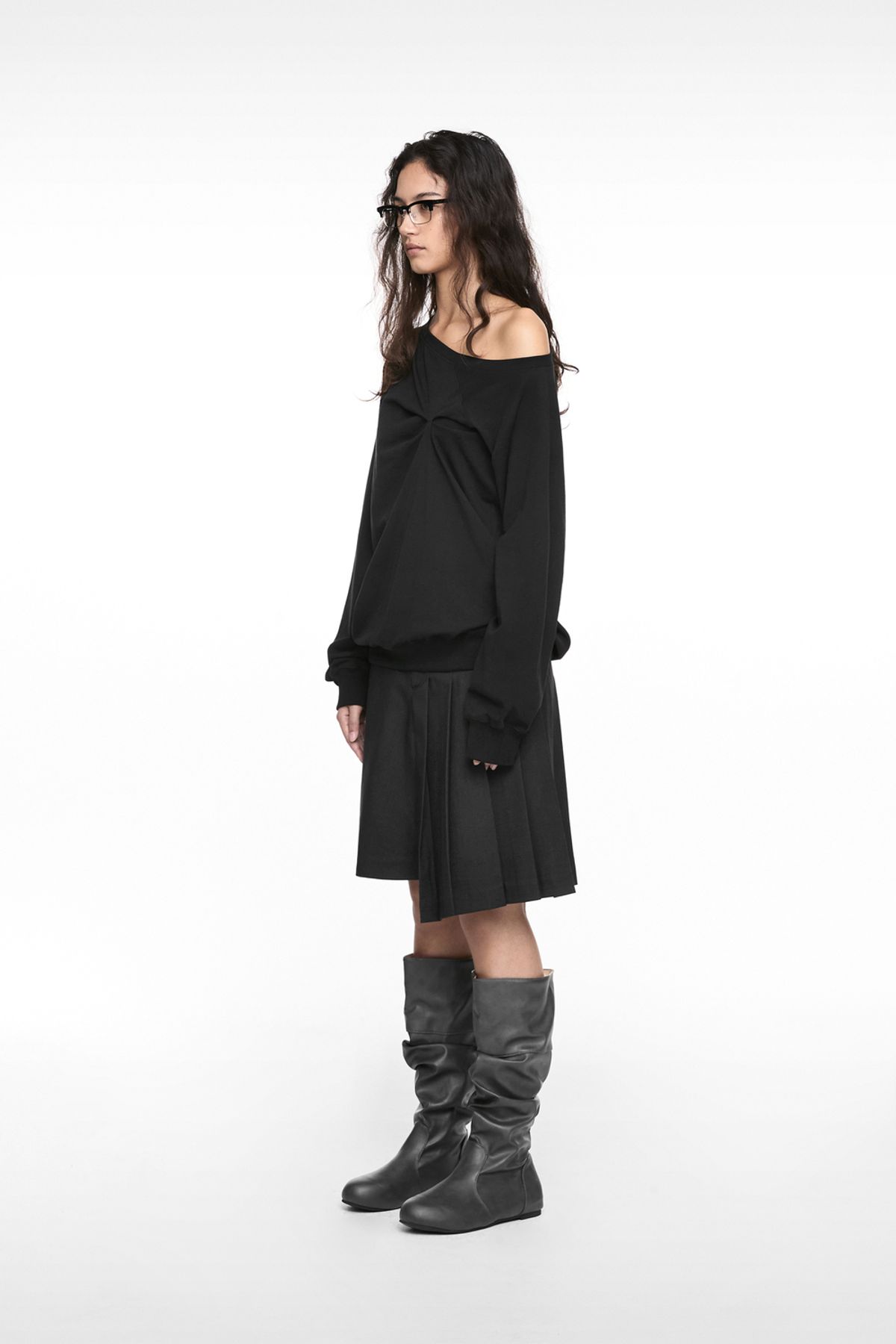 나체(NACHE) PINCHED LONG SLEEVE BLACK