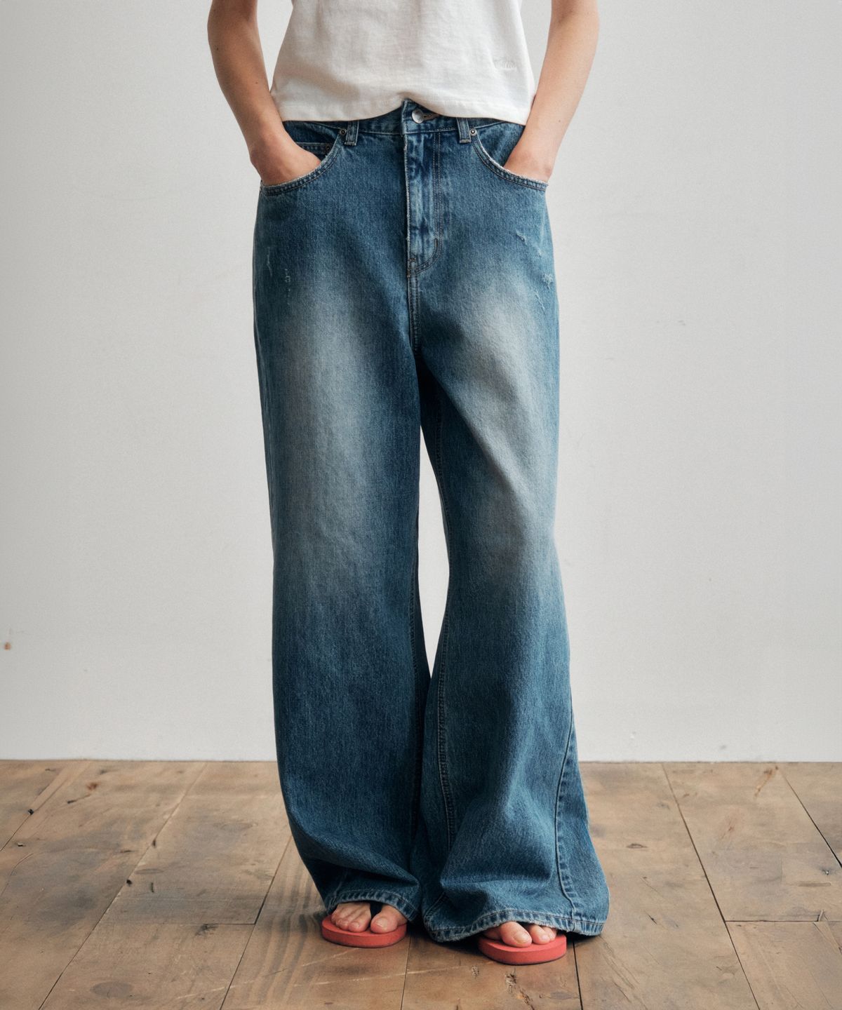 씨타(CITTA) Damaged Wide-Leg Curved Denim_CTD424(Medium Blue)