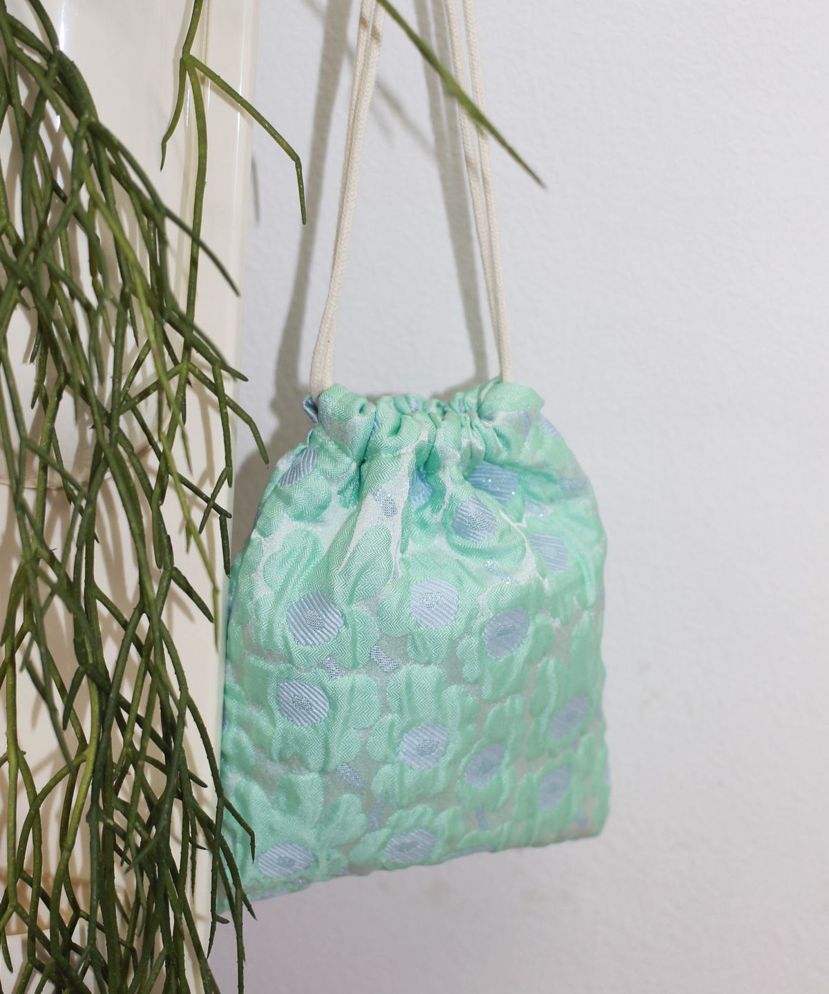 유라이크홈(YOULIKEHOME) 자카드 민트 가든 미니백파우치 Jacquard Mint Garden mini bag pouch