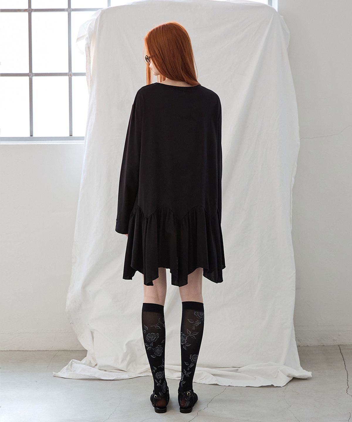 렌세(RENSE) Unbalance Flare Long T-shirt Black