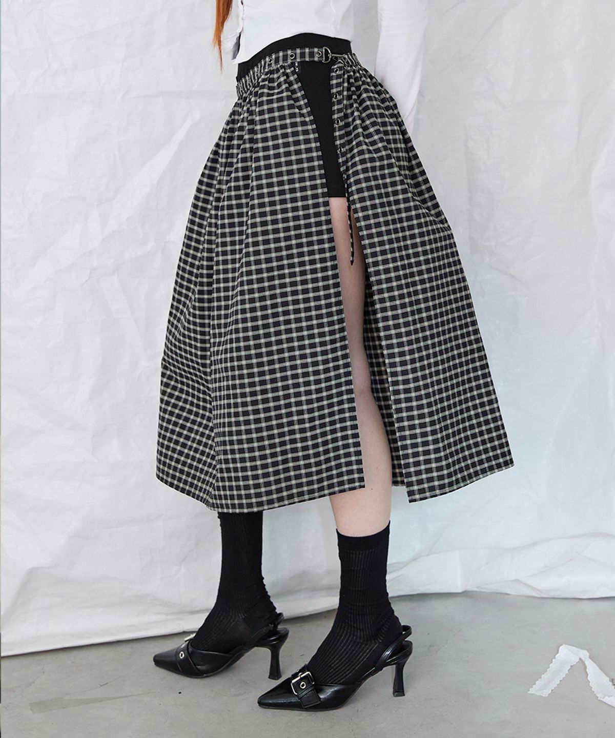렌세(RENSE) Eyelet Layered Skirt Black Check