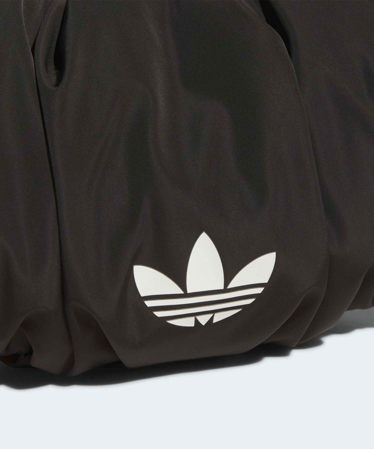 아디다스(ADIDAS) 크링클 버전 스몰 사이즈 클라우드 숄더 백 - 블랙 / KA9266