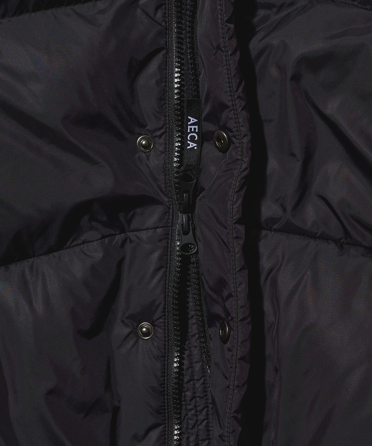 에이카화이트(AECA) AECA CURVED SHORT PUFFER JUMPER-BLACK