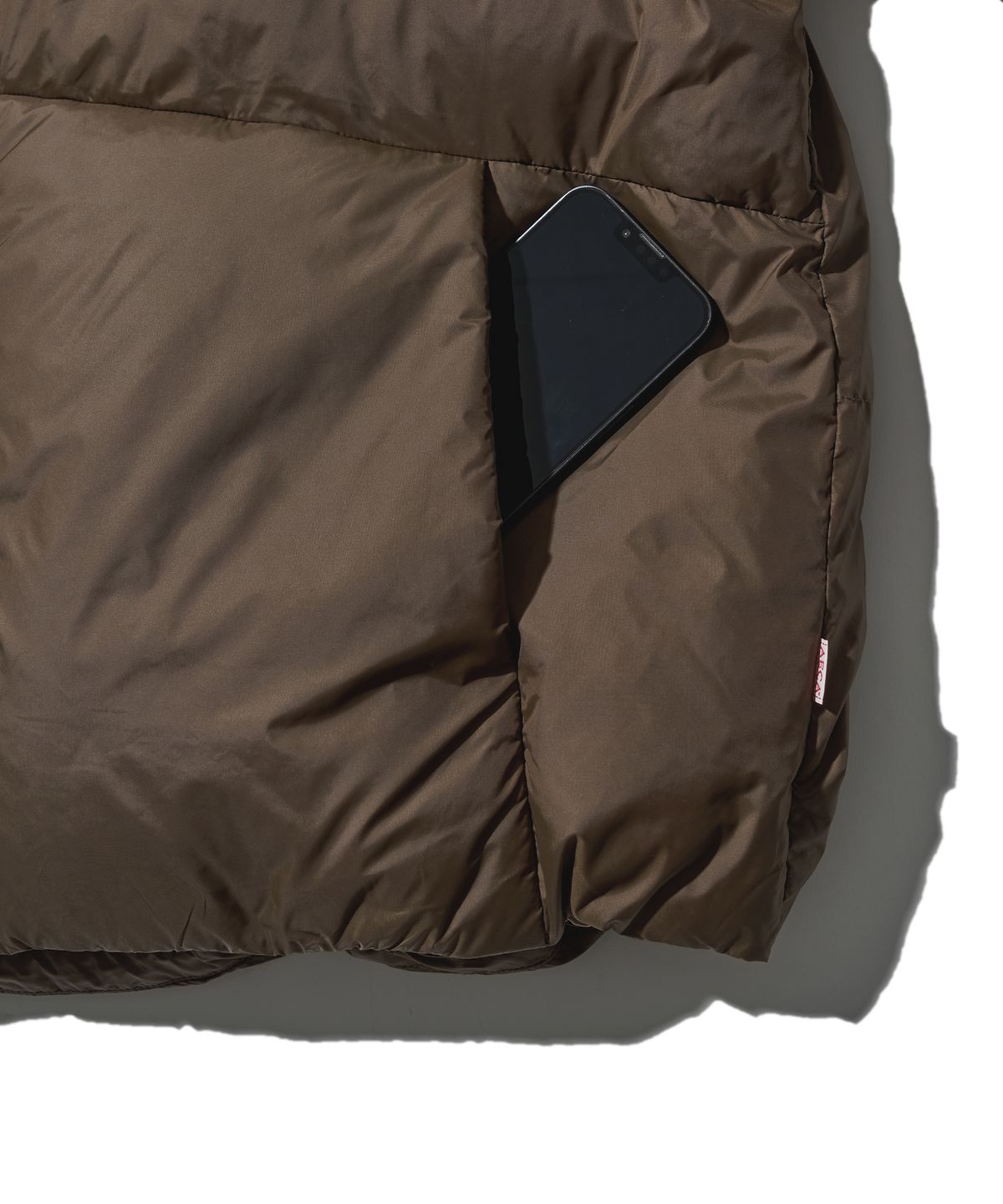 에이카화이트(AECA) AECA CURVED SHORT PUFFER JUMPER-BROWN