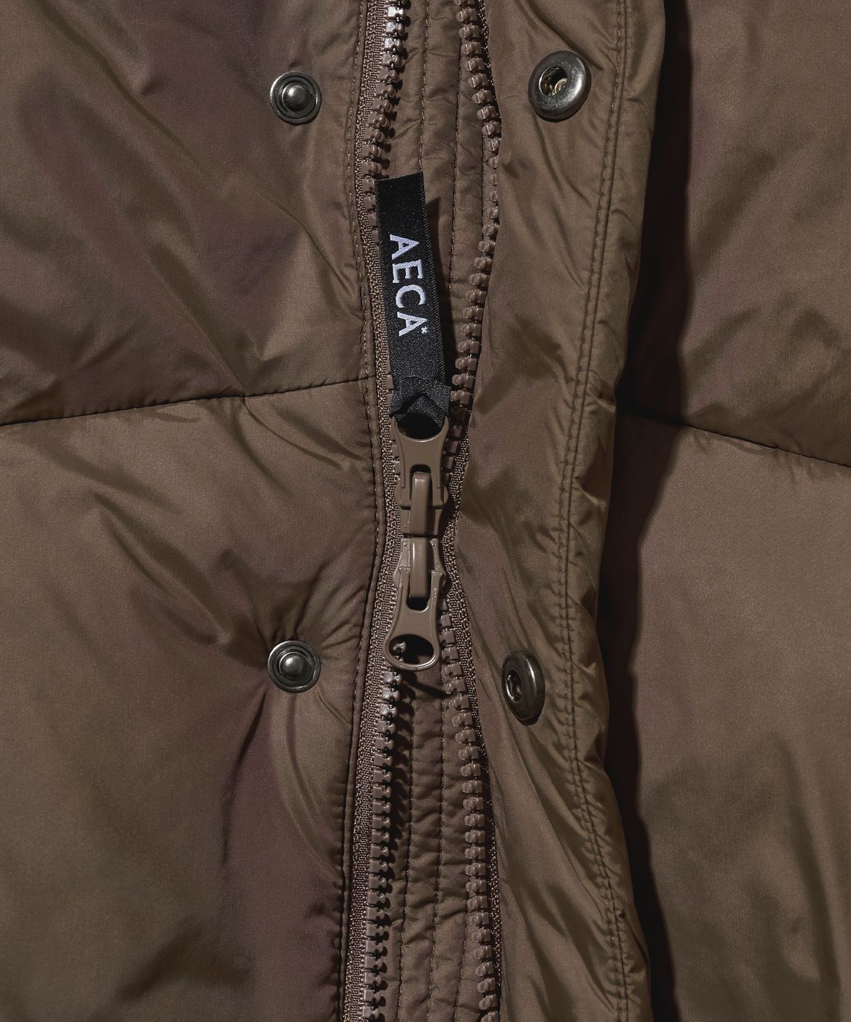 에이카화이트(AECA) AECA CURVED SHORT PUFFER JUMPER-BROWN
