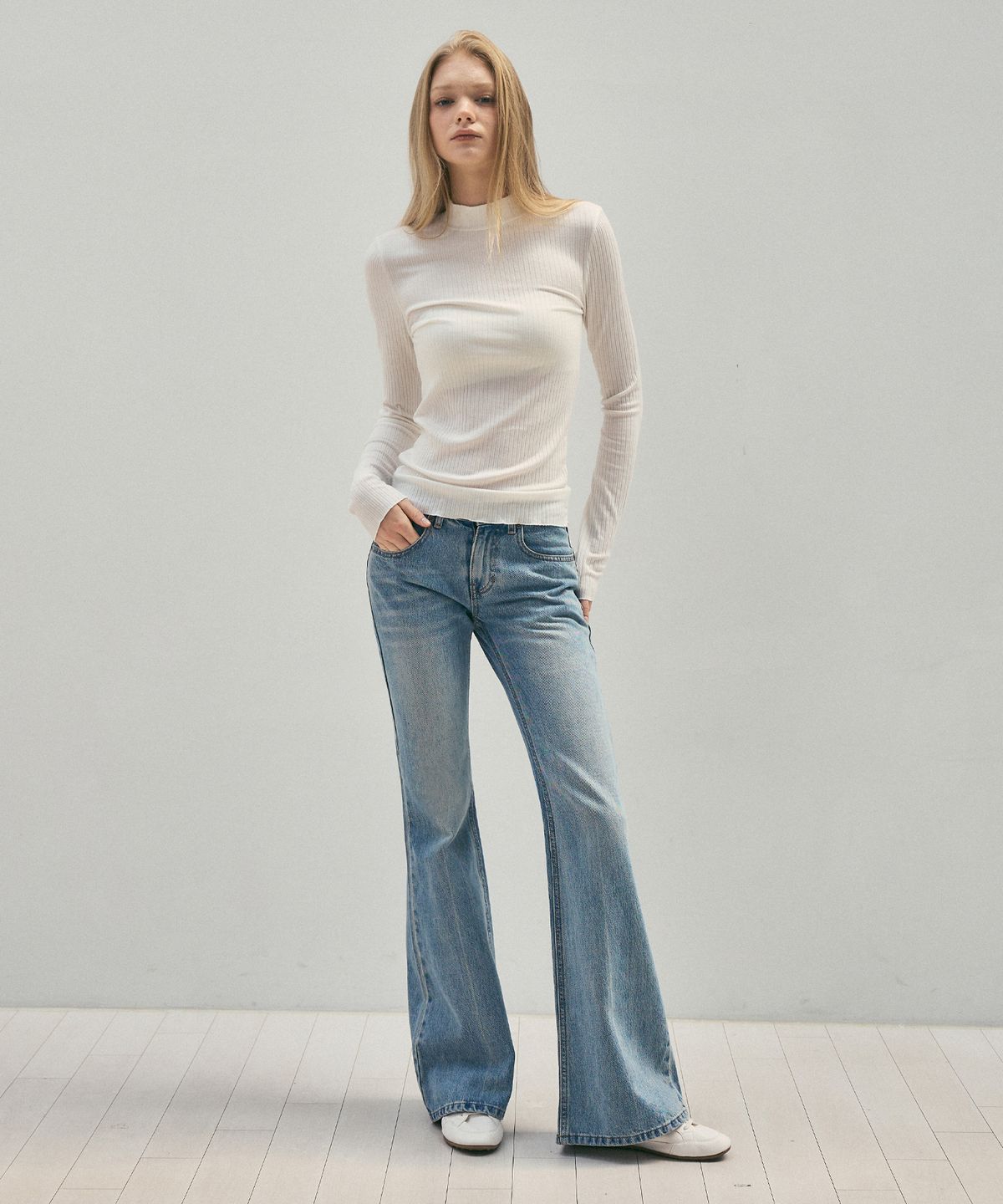 씨타(CITTA) Center Press Washed Flared Denim Pants_CTD422(Light Blue)