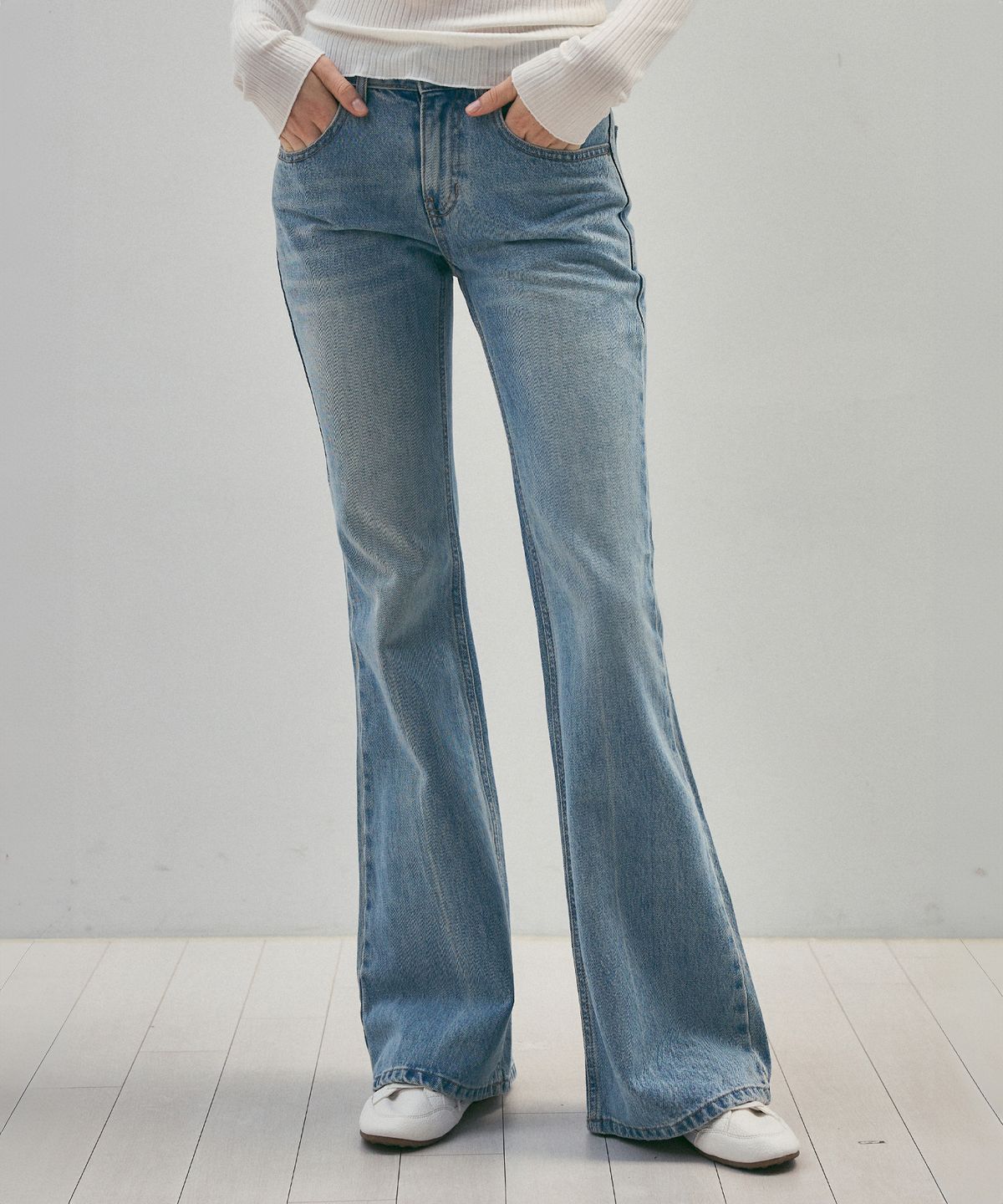 씨타(CITTA) Center Press Washed Flared Denim Pants_CTD422(Light Blue)