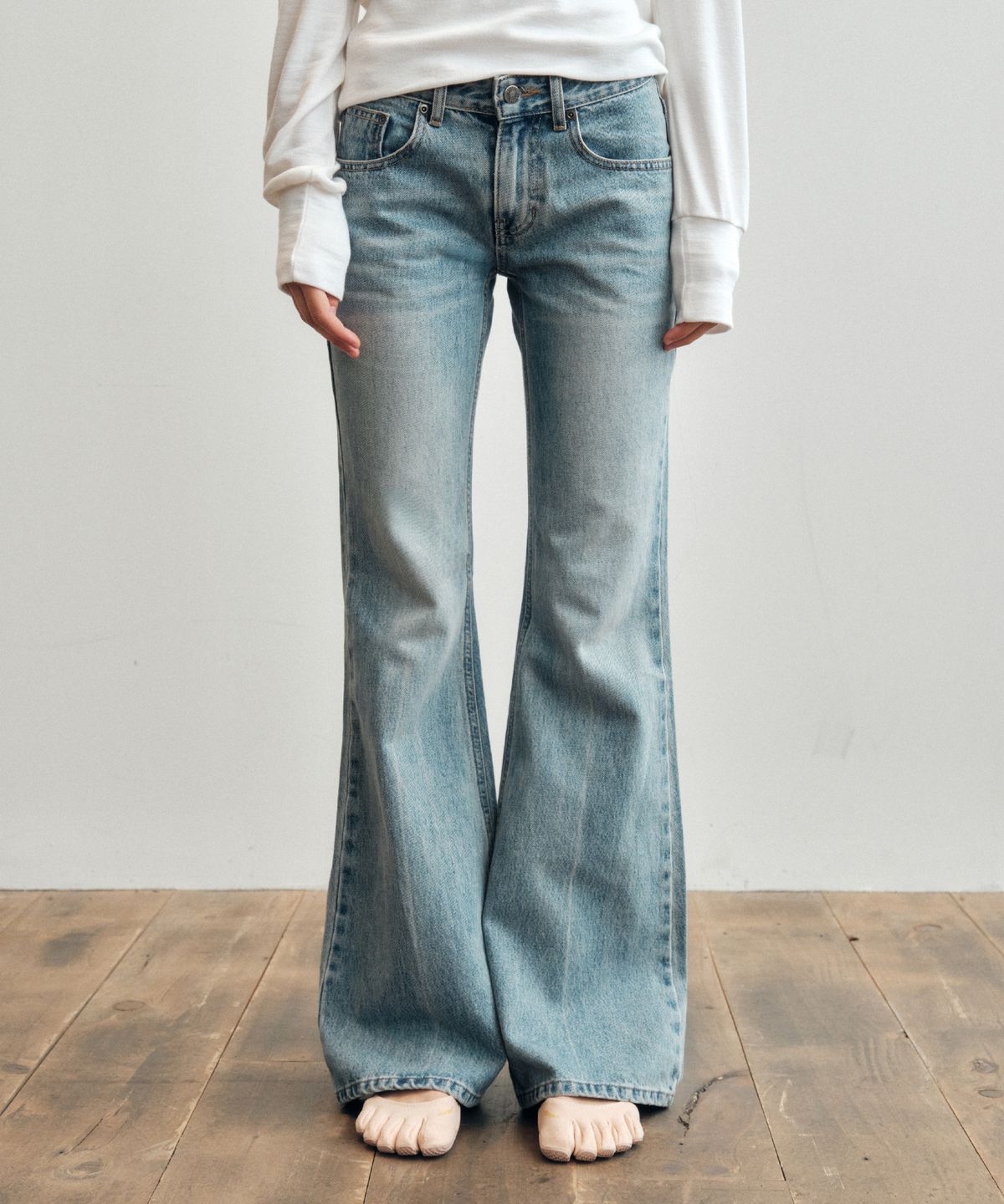 씨타(CITTA) Center Press Washed Flared Denim Pants_CTD422(Light Blue)