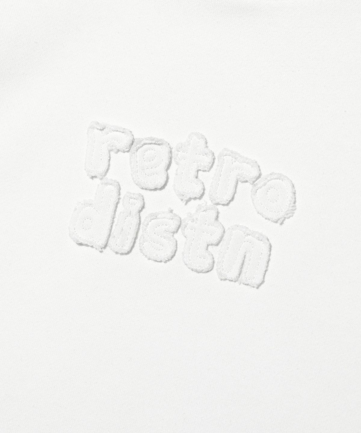 디스트나인(DISTN9NE) 레트로 로고 맨투맨 LP3TF615_OFF WHITE