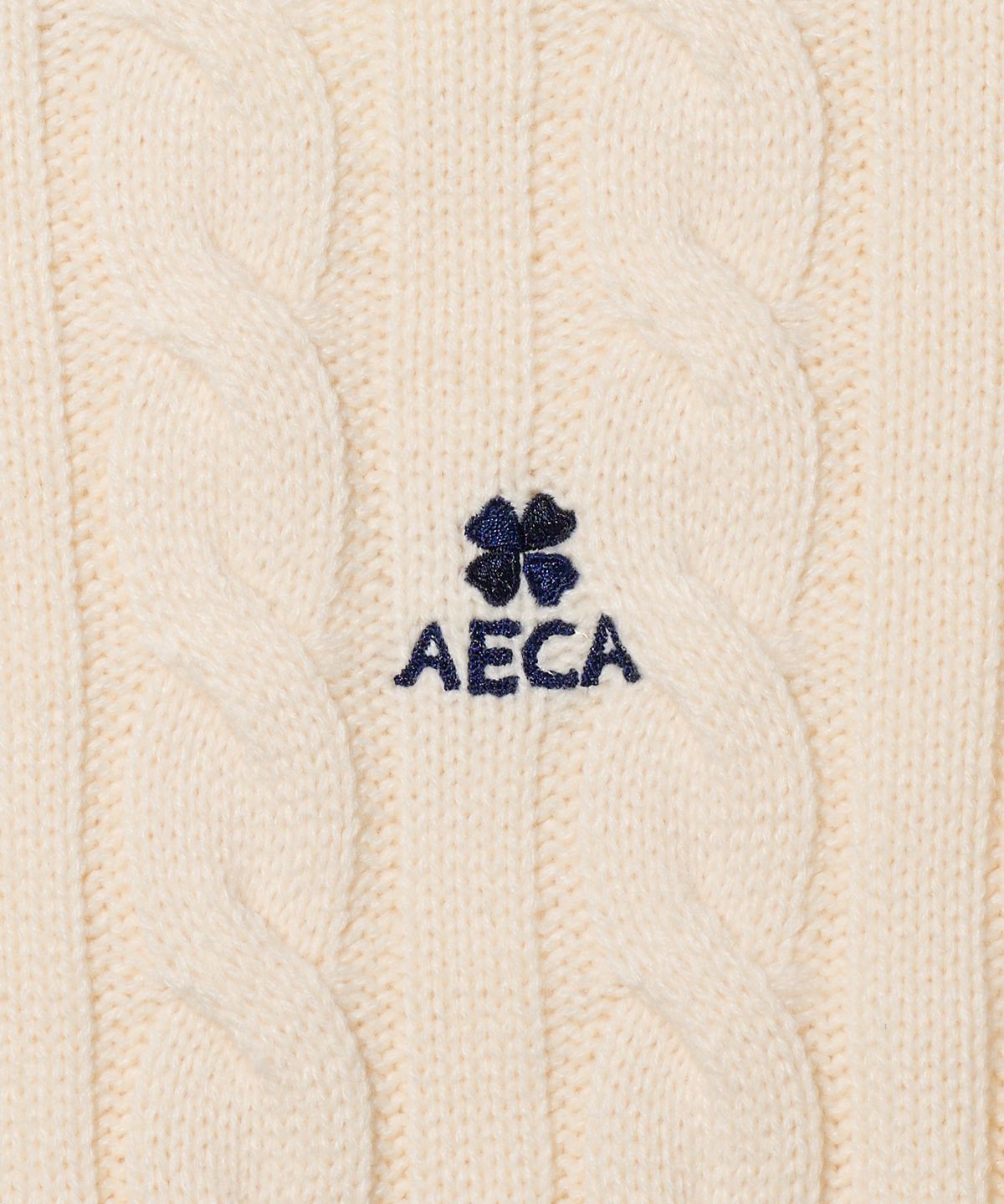 에이카화이트(AECA) AECA CLOVER CASUAL CABLE KNIT-IVORY