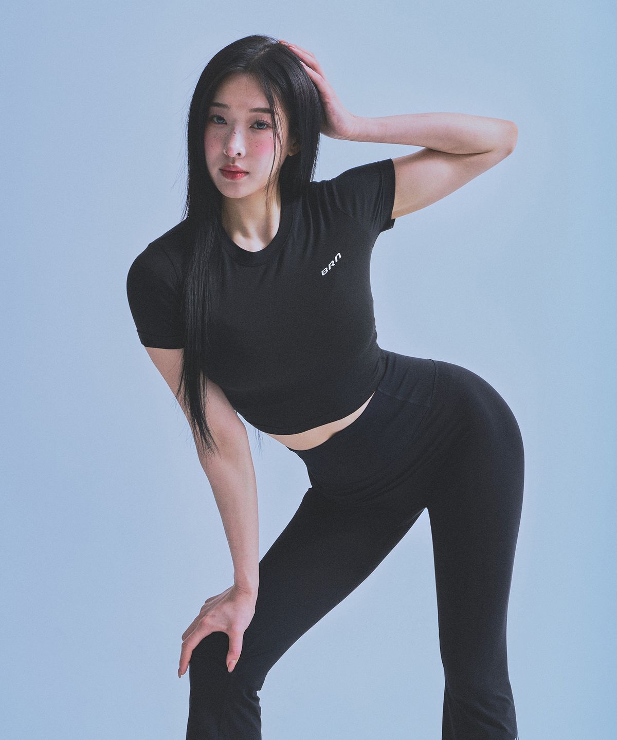 본투윈(BORN TO WIN) W SILVER BRN SEMI CROP T-SHIRTS [3COL]