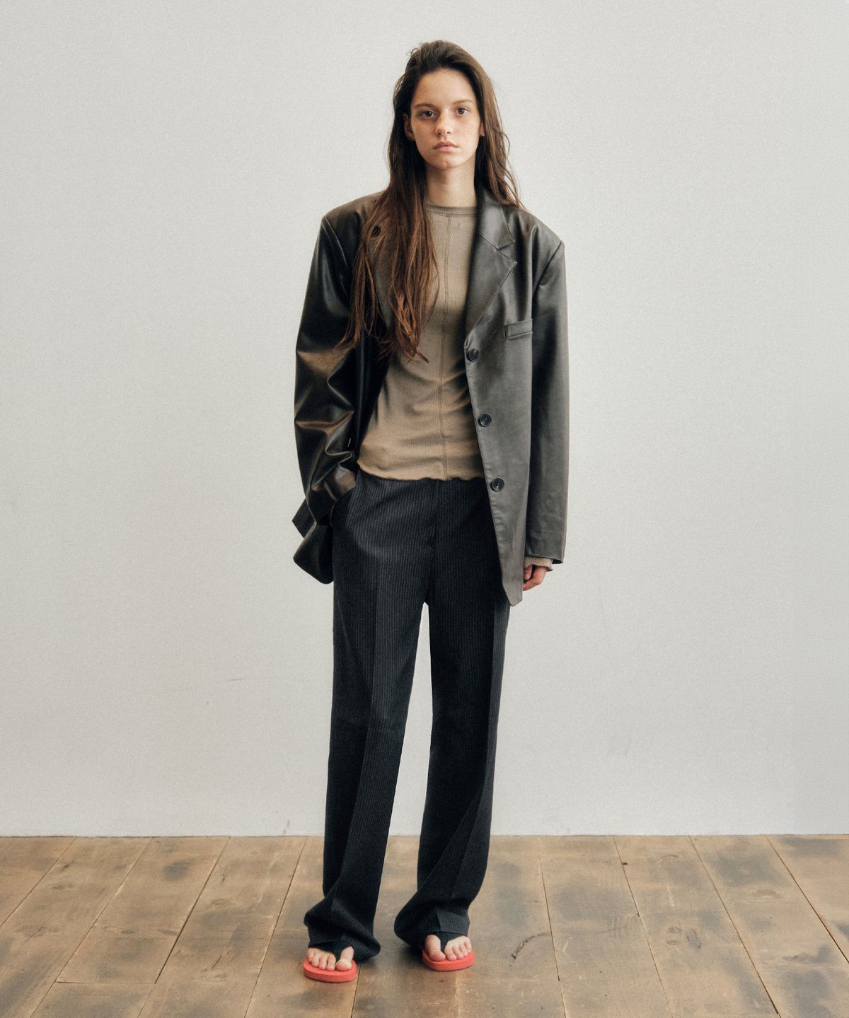 씨타(CITTA) Semi Regular Non-tuck Pin Stripe Slacks_CTB553(Black)