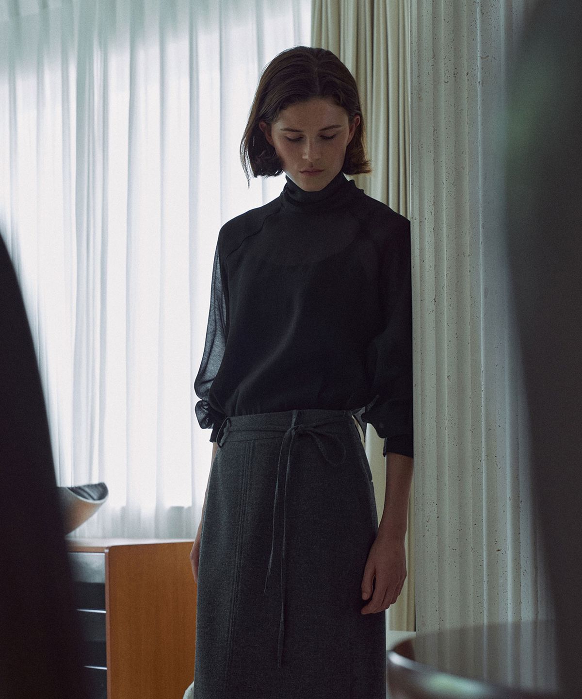 라메레이(LAMEREI) Tie See-through Blouse[LMBFCO25SH314]-2color