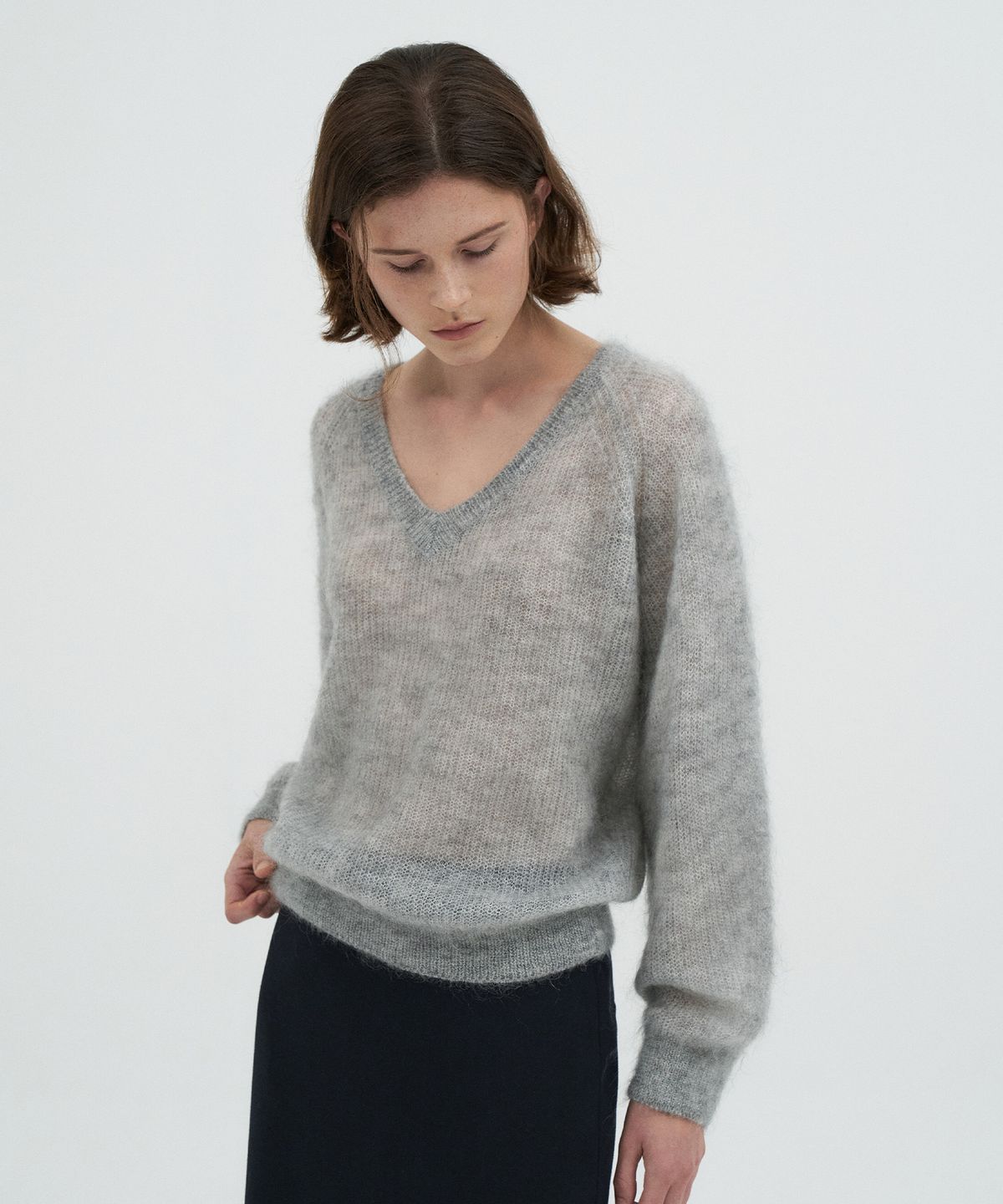 라메레이(LAMEREI) Kid Mohair V-Neck Knit Top[LMBEAUKN290]-2color