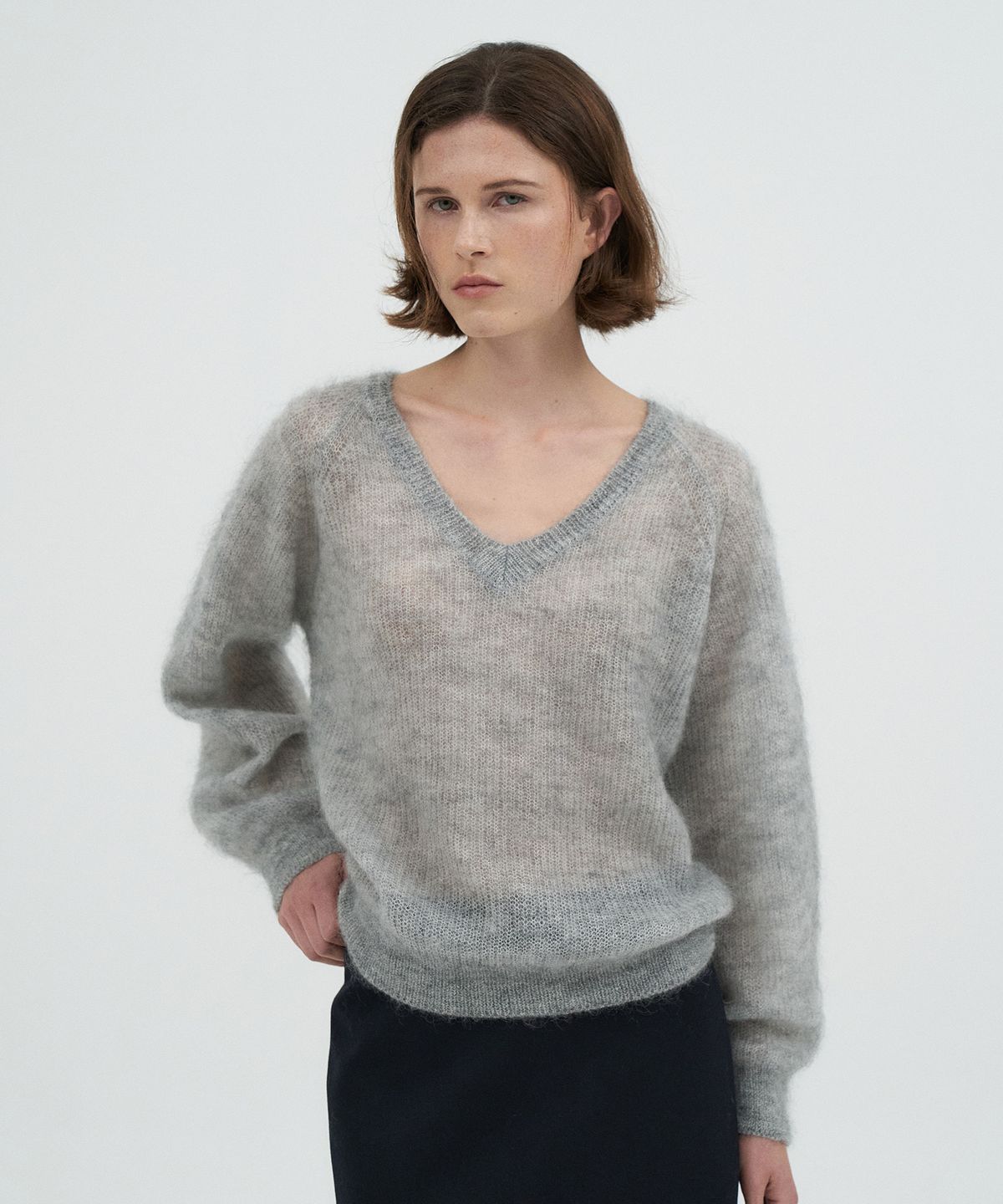 라메레이(LAMEREI) Kid Mohair V-Neck Knit Top[LMBEAUKN290]-2color