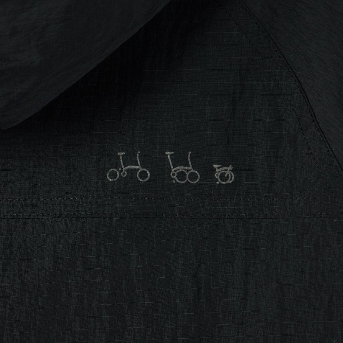브롬톤 런던(BROMPTON LONDON) EXPLORE HOOD JUMPER - BLACK (P253UJP101)