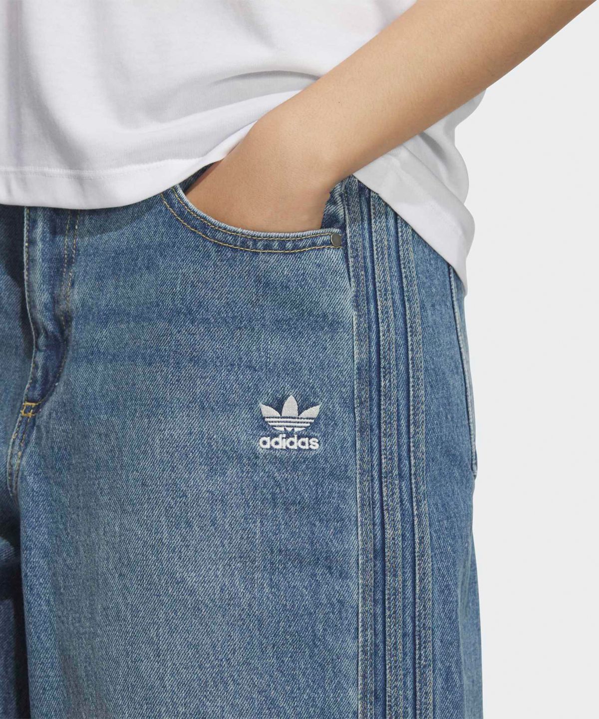 아디다스(ADIDAS) 데님 조트  - 미드블루 / KB5432