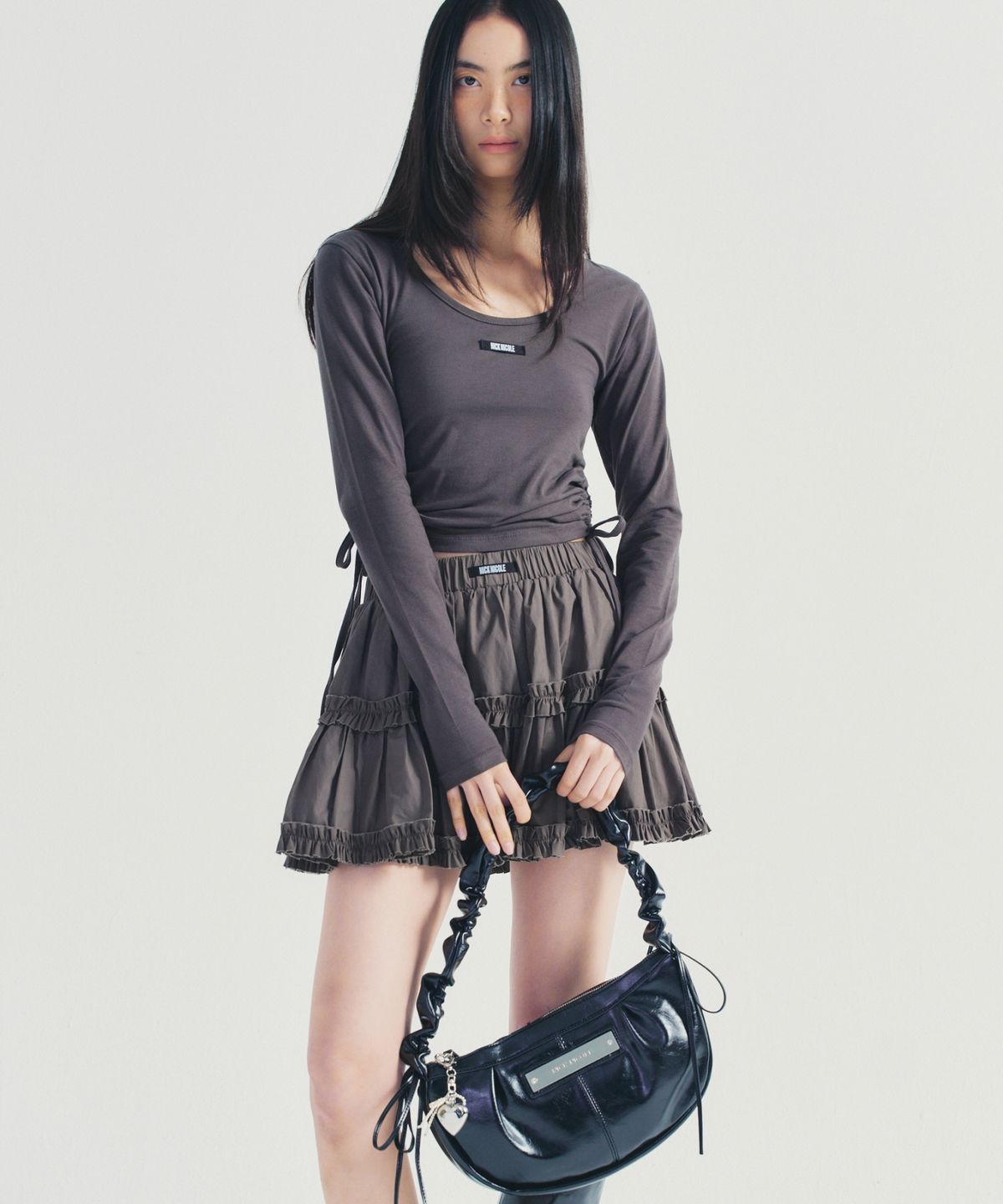 닉앤니콜(NICK&NICOLE) CRYSTAL SHIRRING RIBBON ROUND BAG_BLACK
