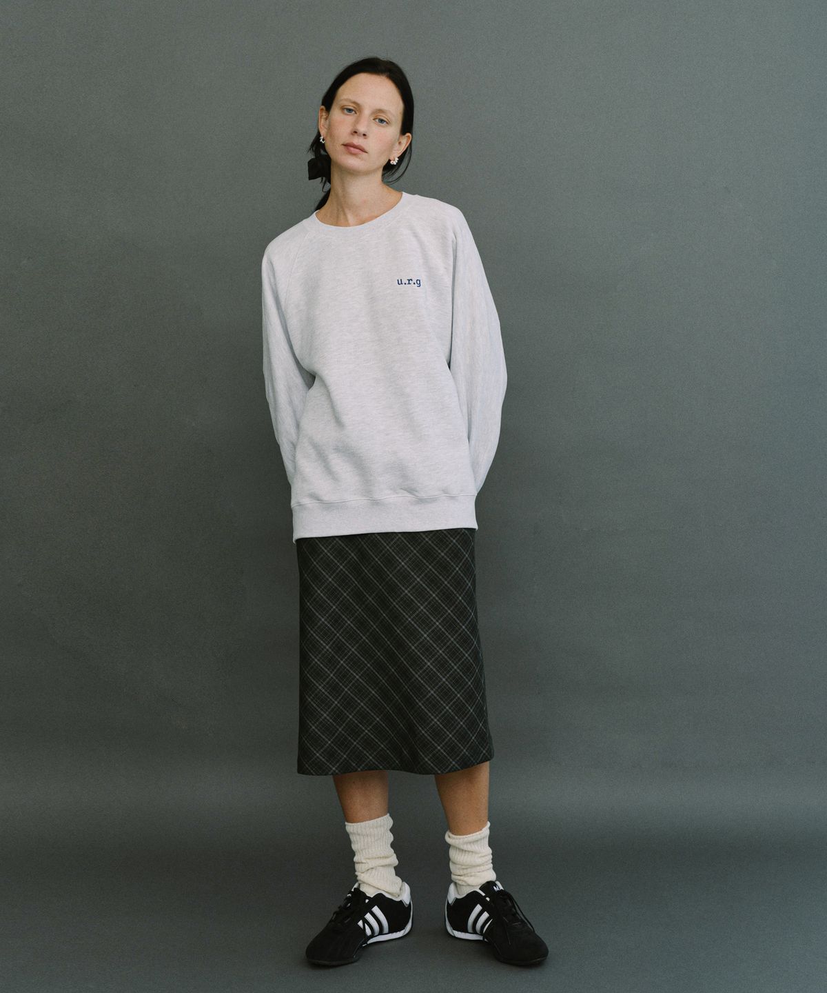 유라고(URAGO) Raglan logo sweatshirt
