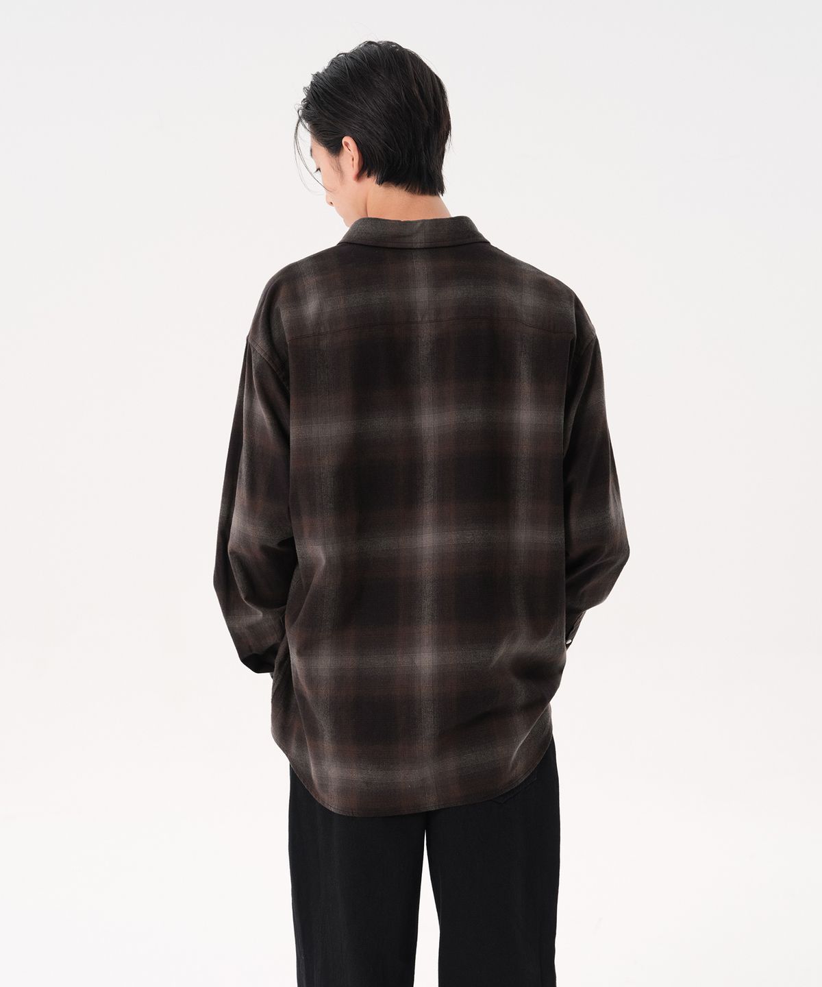 무신사 스탠다드(MUSINSA STANDARD) 릴렉스드 플란넬 옴브레 체크 셔츠 2 [블랙/브라운]